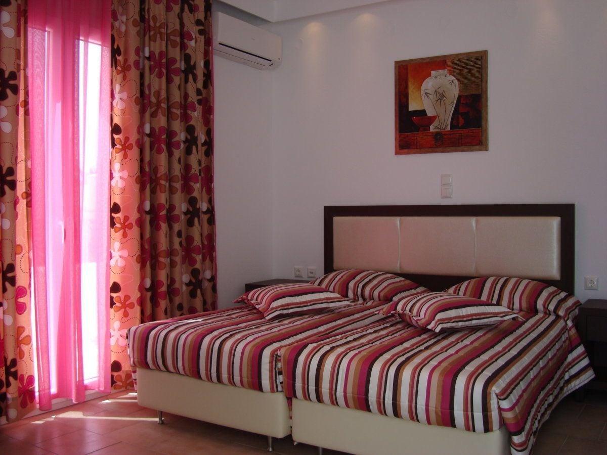 Elena Studios & Suites Ornos  Exteriör bild