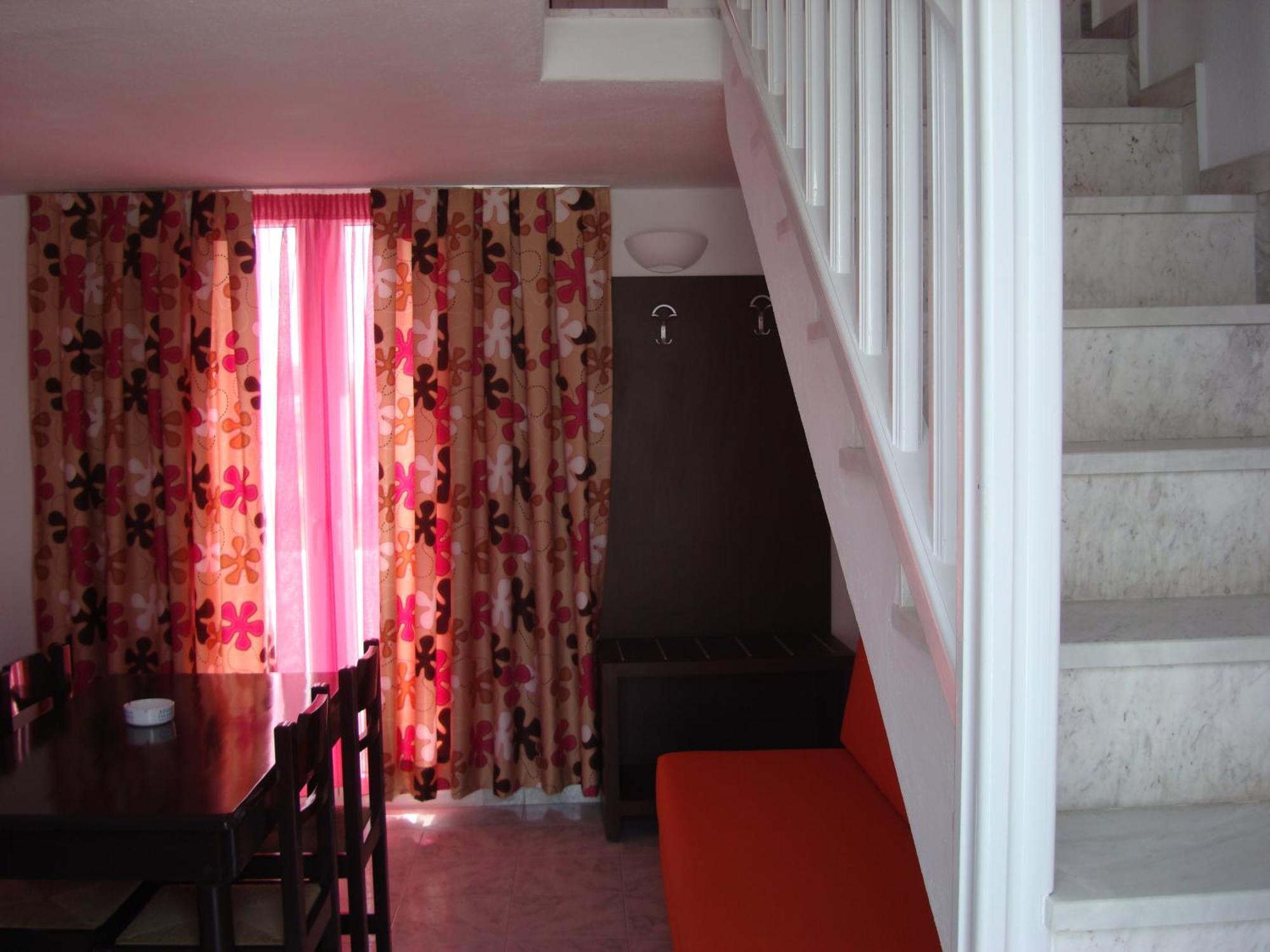 Elena Studios & Suites Ornos  Exteriör bild